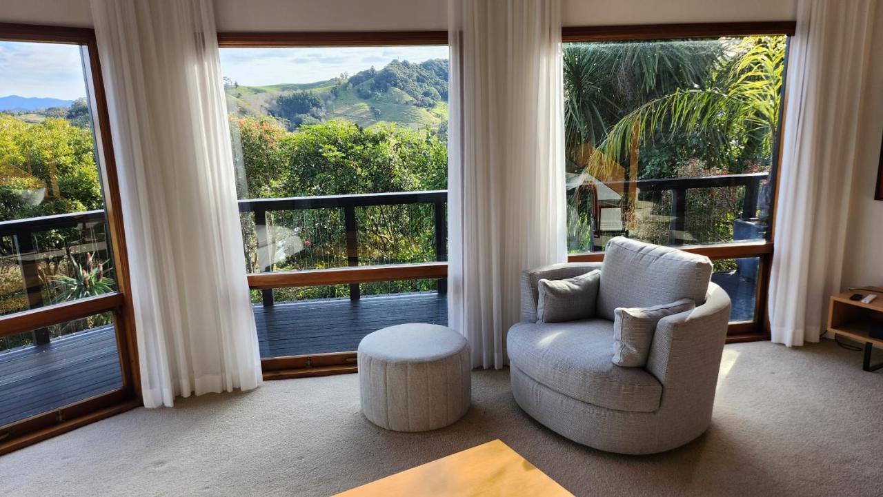 The Black Chalet Whitianga Extérieur photo