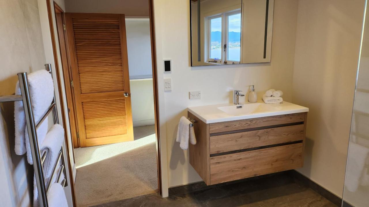 The Black Chalet Whitianga Extérieur photo