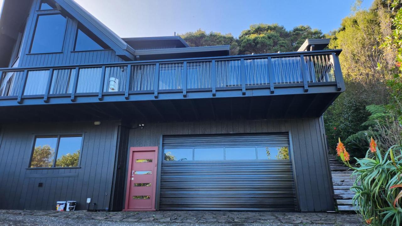 The Black Chalet Whitianga Extérieur photo