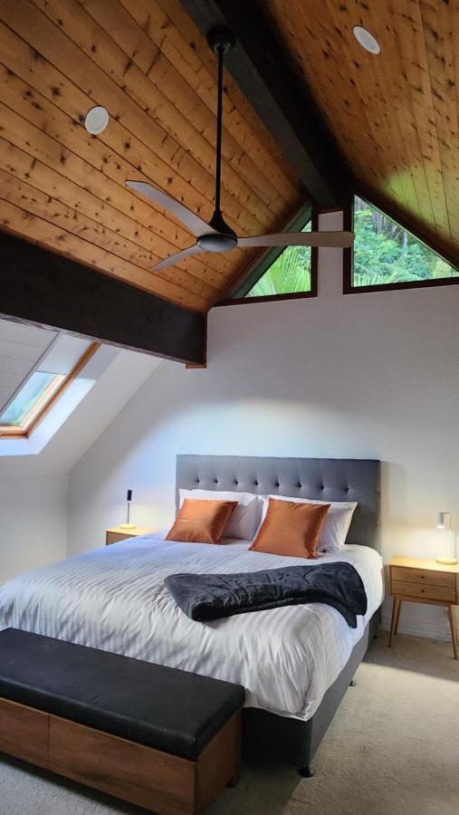 The Black Chalet Whitianga Extérieur photo
